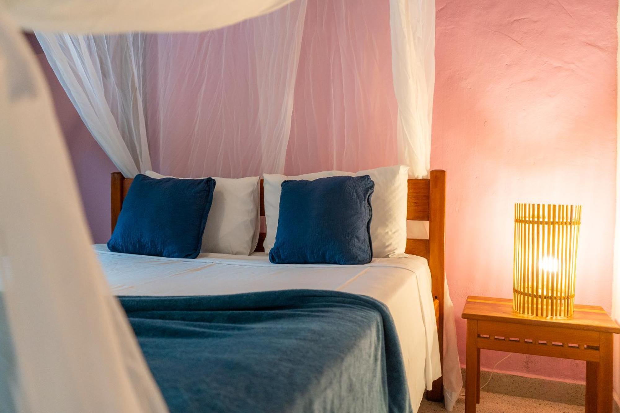 Travel Inn Pousadas & Beach Club Транкозо Екстериор снимка